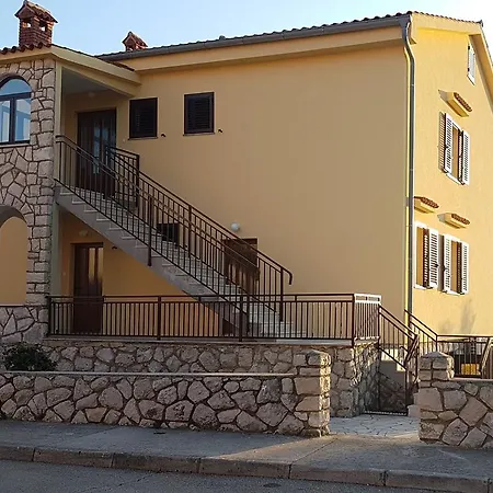 Tinna Apartment